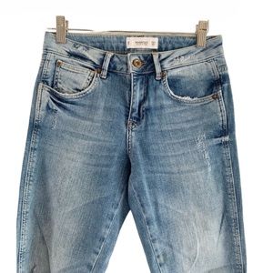 👖Mango Distressed Skinny jeans 👖